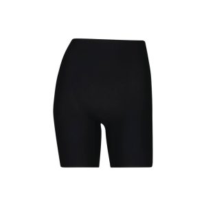 Anita Trosa med långa ben svart